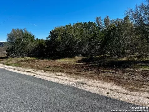 267 Madrone Loop, Concan, TX 78838 photo 2