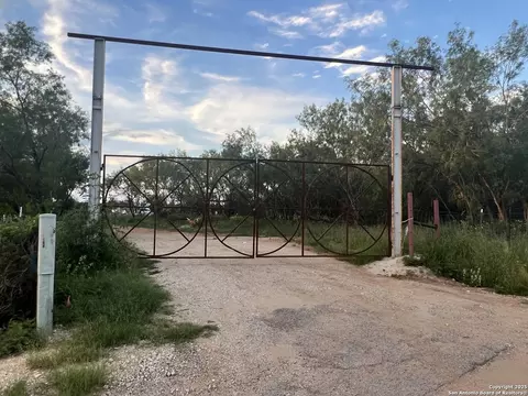 10477 Briggs, Atascosa, TX 78002