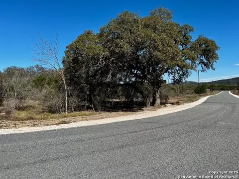330 Madrone, Concan, TX 78838 photo 2