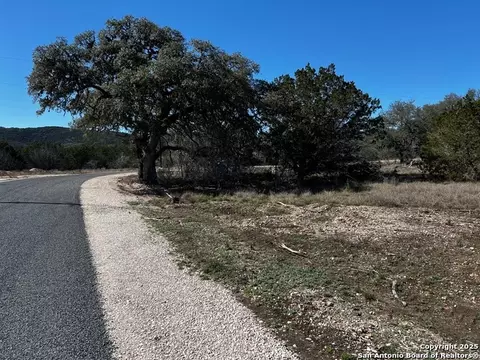 330 Madrone, Concan, TX 78838 photo 4