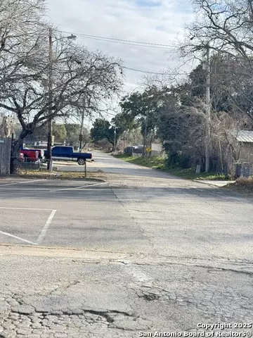 000 School St, Pleasanton, TX 78064