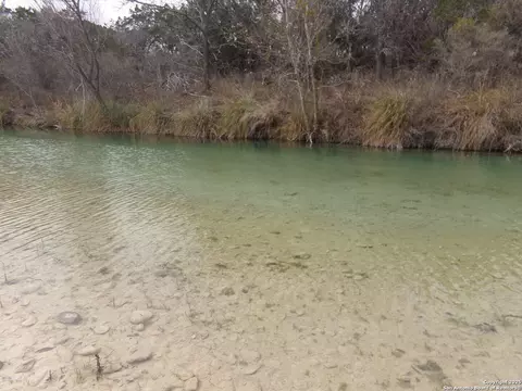 5 Pvt Rd 2560, Uvalde, TX 78801