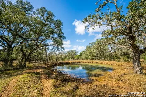 16297 Tx-111 # B, Yoakum, TX 77995