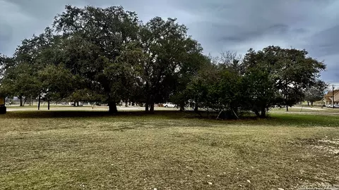000 Tawny Oak, Bandera, TX 78003