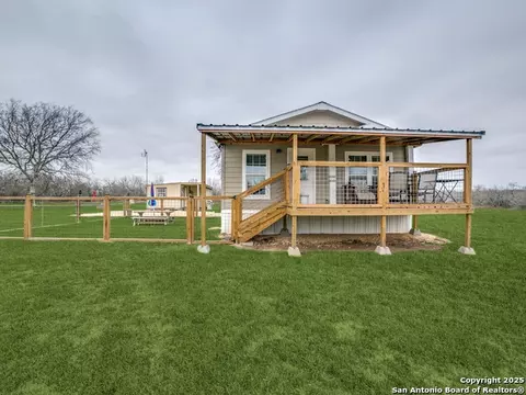 2741 State Highway 123, Stockdale, TX 78160
