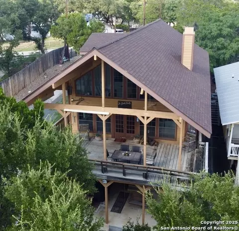 1551 Pebble Bch, Lakehills, TX 78063