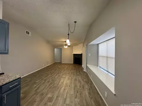 10015 Amber Fld, San Antonio, TX 78245