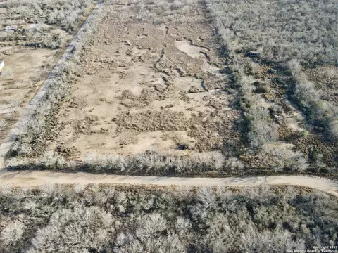 APT 4428-4430 Avenue M, Christine, TX 78012