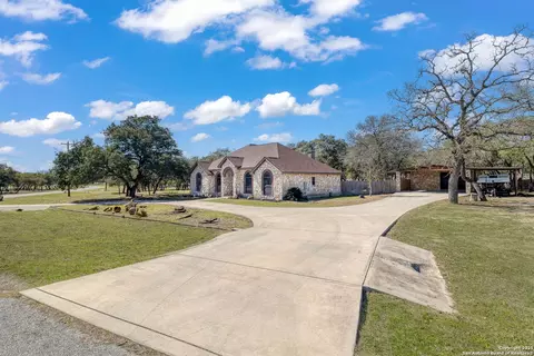 229 Legacy Trail Dr, La Vernia, TX 78121