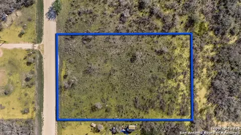 167 County Road 2665, Moore, TX 78057 photo 6