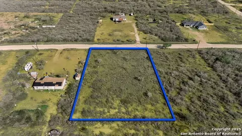 167 County Road 2665, Moore, TX 78057