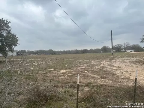 003 Stevens Rd, Von Ormy, TX 78073 photo 6