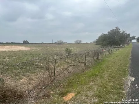 003 Stevens Rd, Von Ormy, TX 78073 photo 8