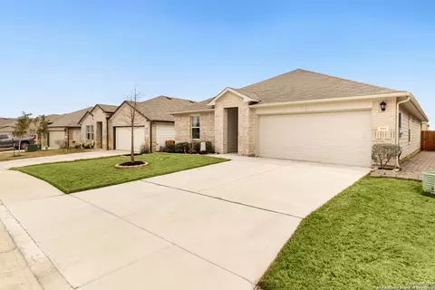 848 Pronghorn Trl, Seguin, TX 78155