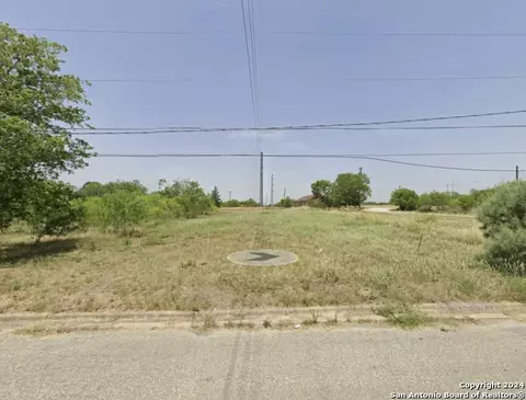 1035 Aransas, Luling, TX 78648 photo 1