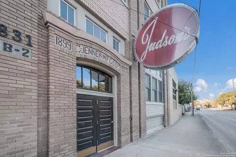 831 S Flores St #2410, San Antonio, TX 78204