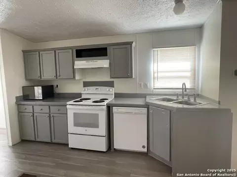 7460 Kitty Hawk UNIT 252, Converse, TX 78109 photo 1