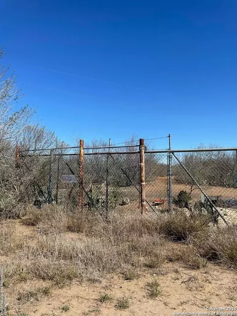 1010 Cr 308a, Jourdanton, TX 78026