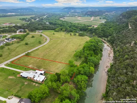 877 Bingham Ln, New Braunfels, TX 78132