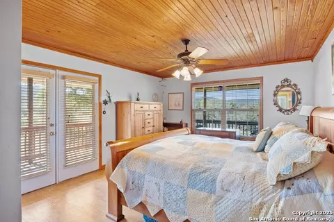Bedroom - 2925 County Road 361, Utopia, TX 78884 photo 3 of 4