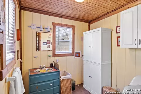 Bath - 2925 County Road 361, Utopia, TX 78884 photo 1 of 1