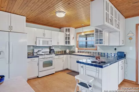Kitchen - 2925 County Road 361, Utopia, TX 78884 photo 1 of 2