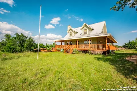 Exterior - 2925 County Road 361, Utopia, TX 78884 photo 4 of 8