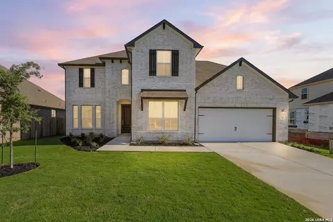 179 Annette Dr, Castroville, TX 78009