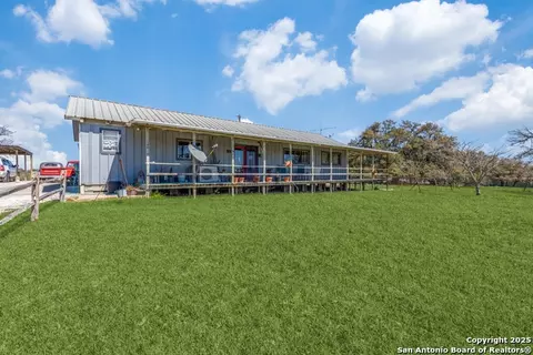 2682 Us-281, Blanco, TX 78606