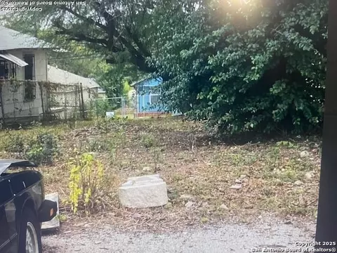 2211 Martin Luther King, San Antonio, TX 78203