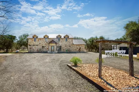 24 Morning Dew, Concan, TX 78838