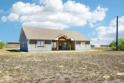 Exterior - 1783 County Road 7711, Devine, TX 78016 photo 4 of 16