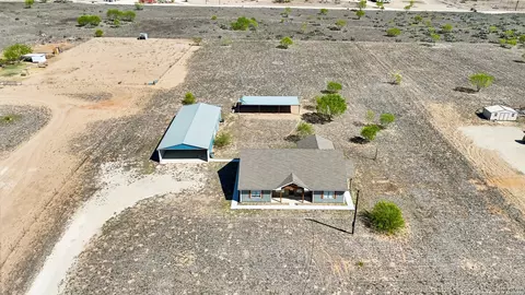 View/Area - 1783 County Road 7711, Devine, TX 78016 photo 1 of 2