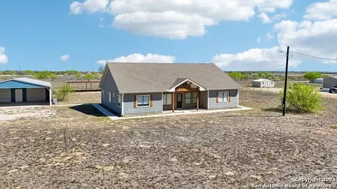 Exterior - 1783 County Road 7711, Devine, TX 78016 photo 9 of 14