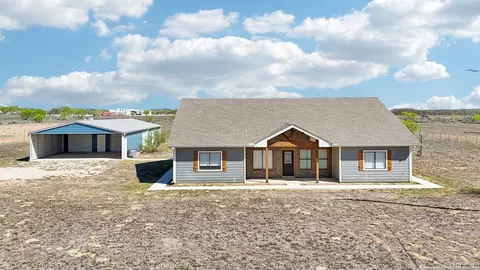 Exterior - 1783 County Road 7711, Devine, TX 78016 photo 7 of 16