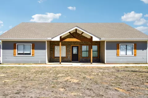 Exterior - 1783 County Road 7711, Devine, TX 78016 photo 5 of 16