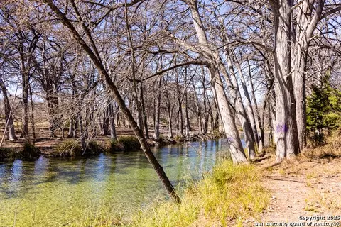 2800 Little Dry Frio Rd, Rio Frio, TX 78879