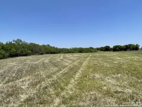4 West King Lane, Beeville, TX 78142