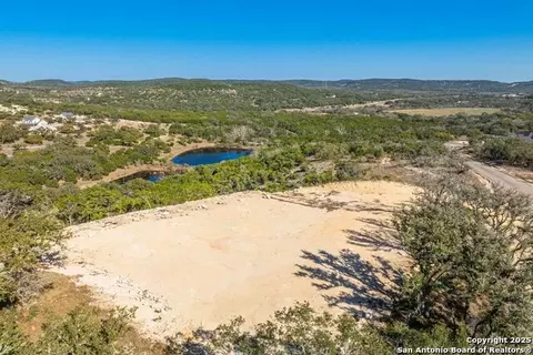 345 Lake Rdg, Helotes, TX 78023