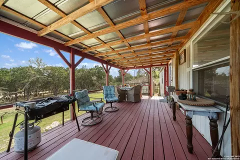 1128 Wright, Bandera, TX 78003