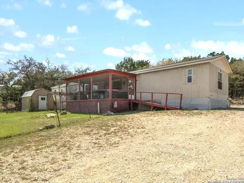 1128 Wright, Bandera, TX 78003