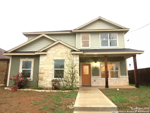740 Crestview, Floresville, TX 78114