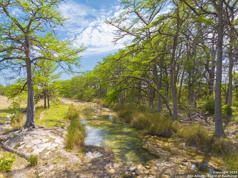 View/Area - 950 River Rd, Utopia, TX 78884 photo 7 of 9