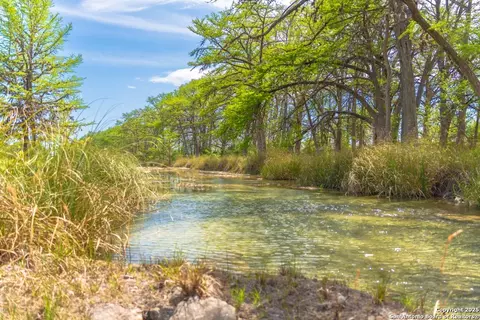 View/Area - 950 River Rd, Utopia, TX 78884 photo 2 of 9