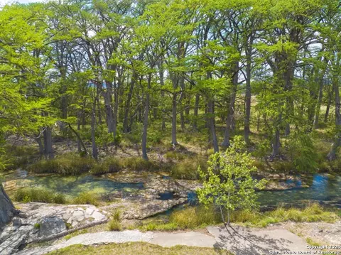 View/Area - 950 River Rd, Utopia, TX 78884 photo 3 of 9