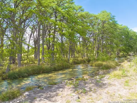 View/Area - 950 River Rd, Utopia, TX 78884 photo 5 of 9