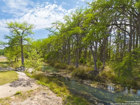 View/Area - 950 River Rd, Utopia, TX 78884 photo 6 of 9