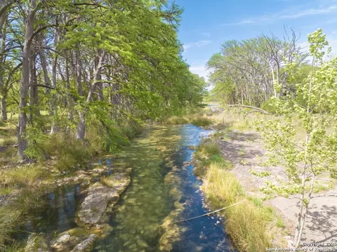 View/Area - 950 River Rd, Utopia, TX 78884 photo 4 of 9