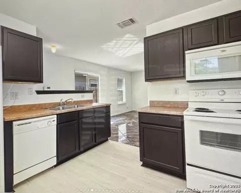 2414 Mission Ct, San Antonio, TX 78223