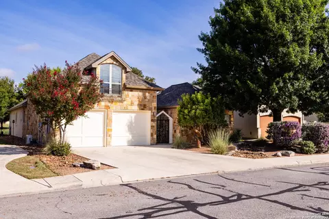 2885 Rock Barn Dr E, Kerrville, TX 78028
